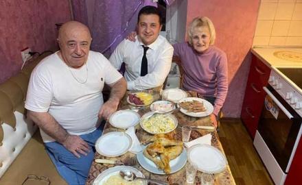 Владимир Зеленский и его родители